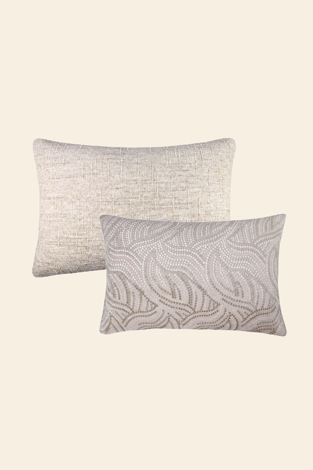 Sierkussenset met 2 crème witte kussens.