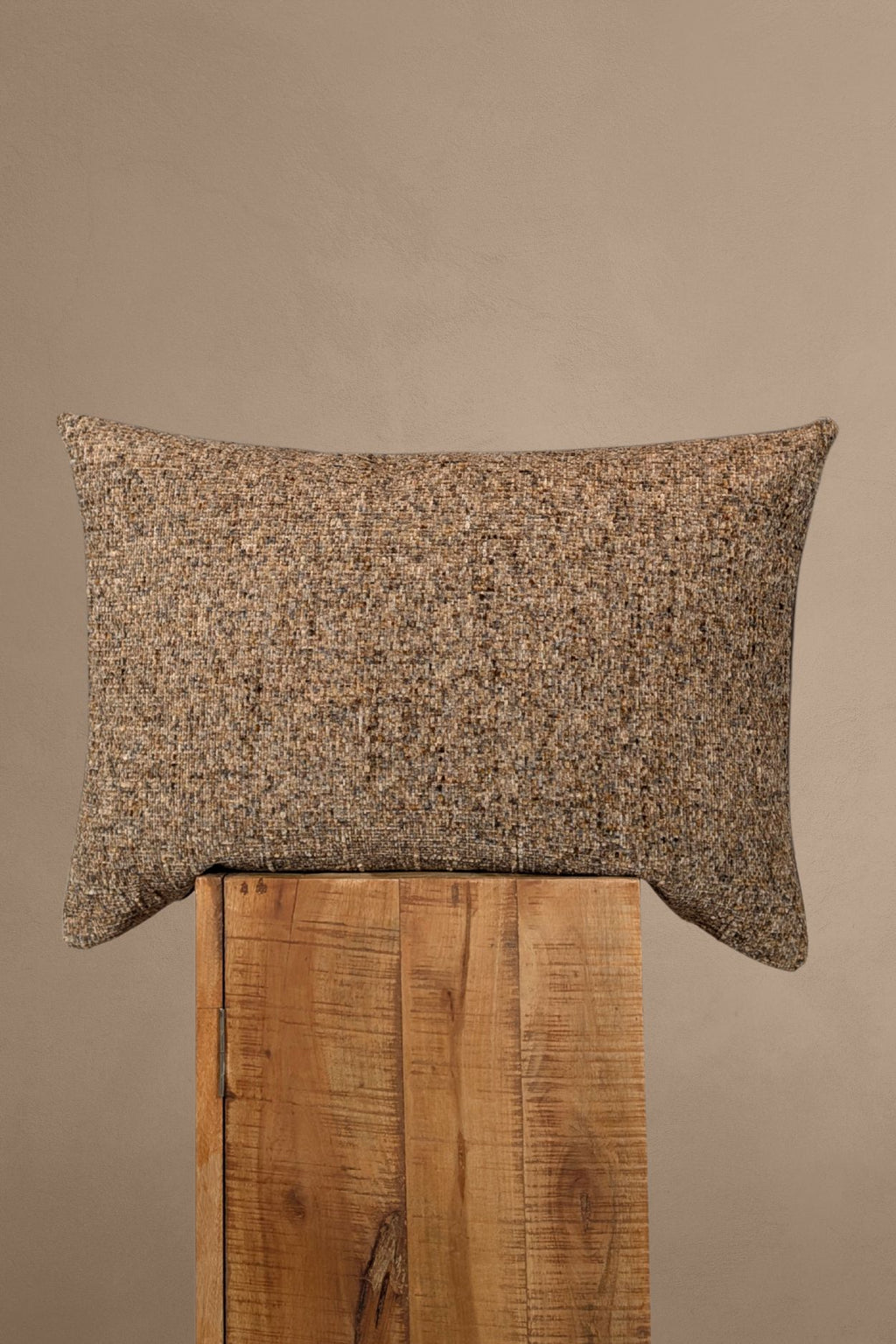 Extra groot sierkussen in een bruine kleur